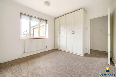 102 Envis Way, Fairlands, Guildford, GU3 3NL