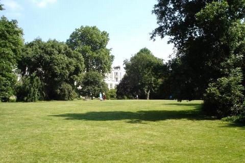 Studio to rent, Ladbroke Square, London, W11