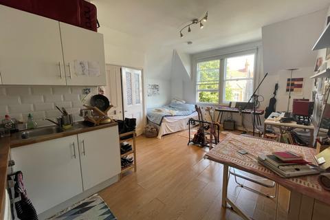 Studio to rent, Fawley Road, London NW6