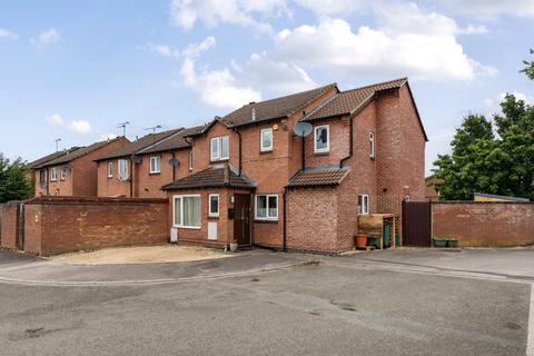 3 bedroom end of terrace house for sale, Willowbrook Drive, Gloucestershire GL51