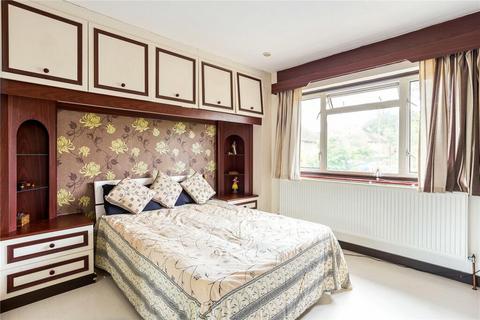 22 Murray Crescent, Pinner, HA5 3QE