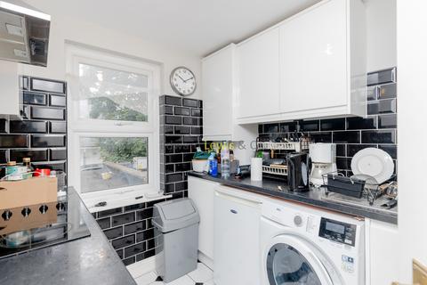 1 bedroom flat to rent, Bethnal Green Road, London E2