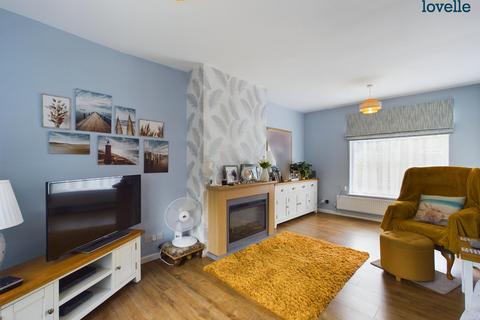 3 bedroom end of terrace house for sale, Swan Close, Dunholme, LN2