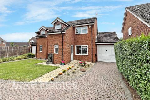 3 bedroom detached house for sale, Ampthill Road, Flitwick