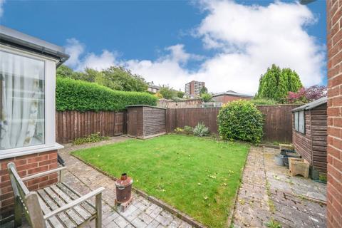 18 Birchfield Gardens, Gateshead, NE9 7TJ