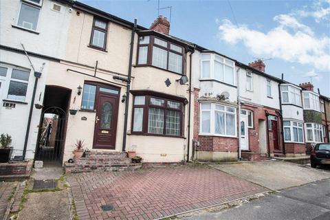 3 bedroom terraced house to rent, Chester Avenue Luton LU4 9SH