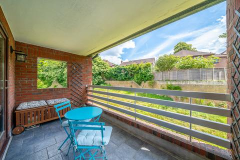 19 Forest Close, Chislehurst, BR7 5QS