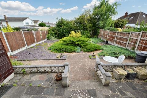 2 bedroom detached bungalow for sale, Ashurst Avenue, Southend-On-Sea, SS2