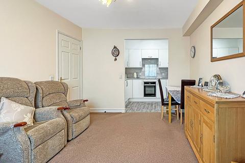 2 bedroom retirement property for sale, Nottage Crescent, Braintree, CM7