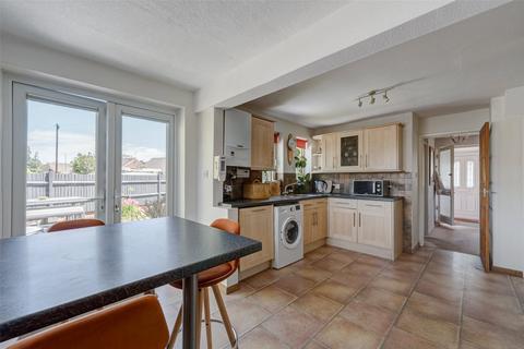 5 Croshaw Close, Lancing, BN15 9LE