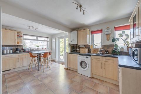 5 Croshaw Close, Lancing, BN15 9LE