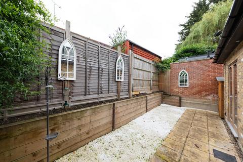 3 Upper Park, Loughton, IG10 4EY