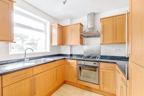 4 bedroom house to rent, The knoll, Ealing Broadway, London, W13