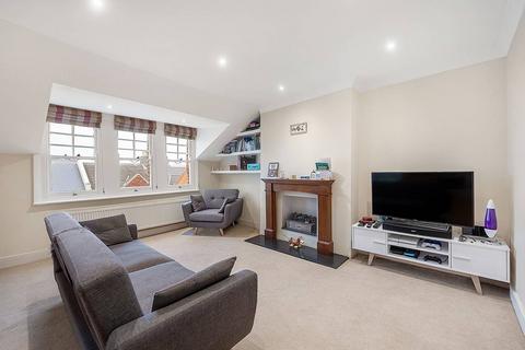 3 bedroom flat to rent, Oakhill Road, Putney, London, SW15
