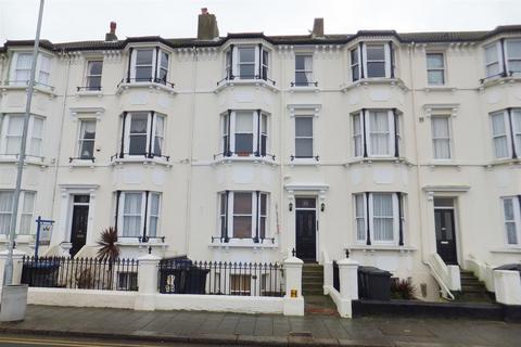 2 bedroom flat to rent, Central Parade, Herne Bay, CT6