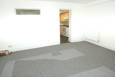 2 bedroom flat to rent, Central Parade, Herne Bay, CT6