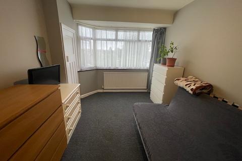1 bedroom flat to rent, Woodrow Close, Perivale UB6