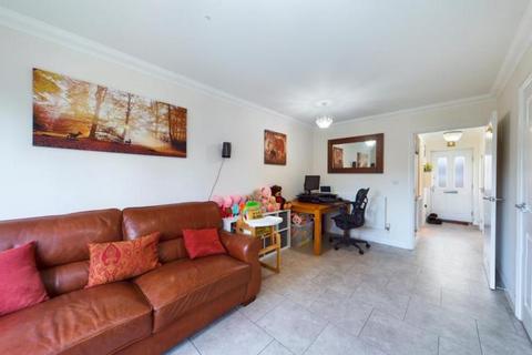 2 bedroom terraced house to rent, Highcross Place, Chertsey KT16