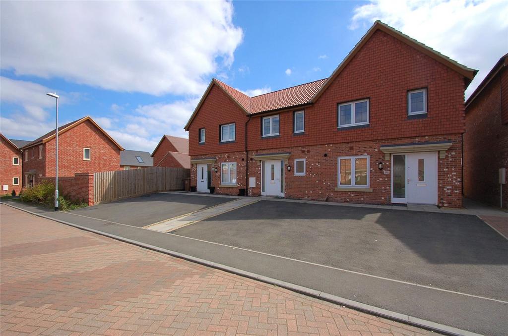 Hobby Drive, Corby, Northants, NN17 2 bed terraced house to rent £925