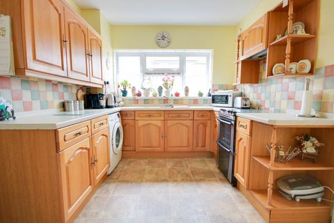 3 bedroom semi-detached house for sale, HAREFIELD! NO FORWARD CHAIN! 22ft LOUNGE/DINER!