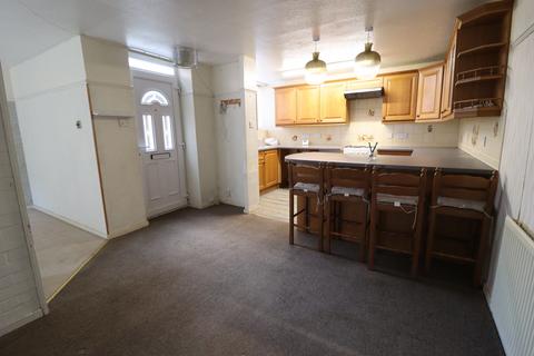 3 bedroom house to rent, Ward Close, Laindon, Essex, SS15