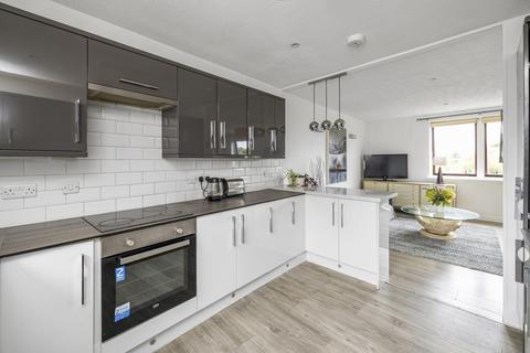 19/7 Dalgety Road, Edinburgh, EH7 5UH