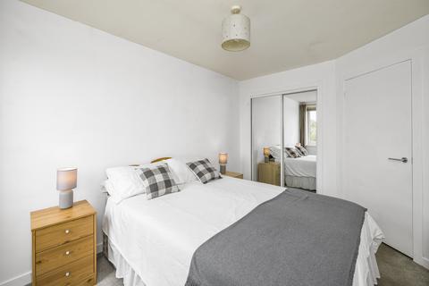 19/7 Dalgety Road, Edinburgh, EH7 5UH
