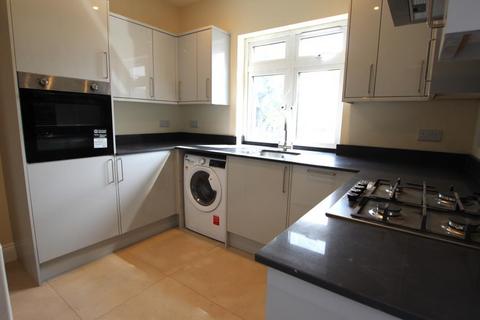 4 bedroom semi-detached house to rent, Elmstead Avenue, Wembley