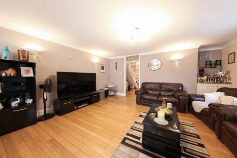 4 bedroom semi-detached house for sale, Hollidge Way, Dagenham, RM10