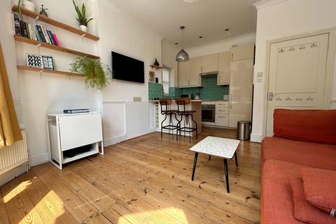 145a Culverley Road, London, SE6 2JZ