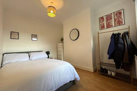 145a Culverley Road, London, SE6 2JZ