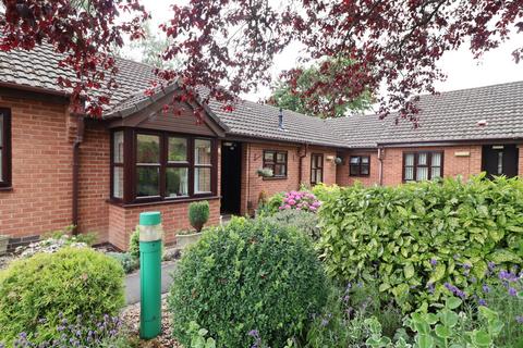 2 bedroom terraced bungalow for sale, Windleden Road, Loughborough, LE11