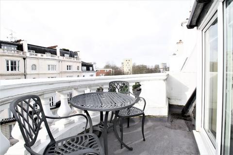 2 bedroom apartment to rent, 124 Gloucester Terrace, Paddington, W4