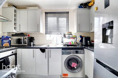 2 bedroom apartment for sale, Westfield Gardens, Romford