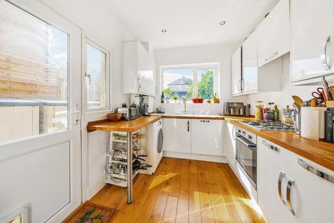 105 Ravenscroft Road, Beckenham, BR3 4TN