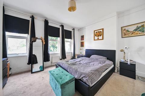 105 Ravenscroft Road, Beckenham, BR3 4TN