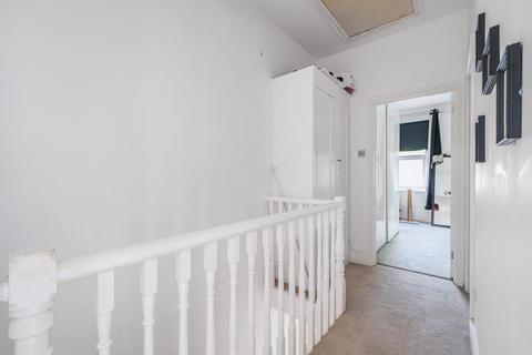 105 Ravenscroft Road, Beckenham, BR3 4TN