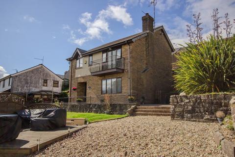 4 bedroom detached house for sale, Pentwyn Road, Pontypool NP4