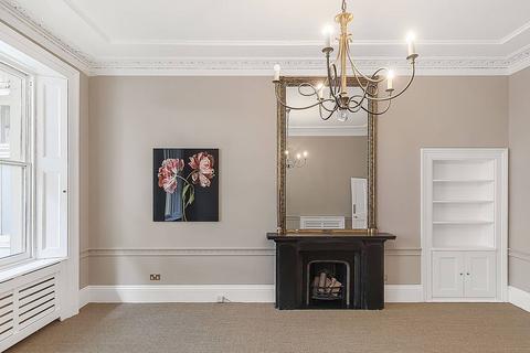 2 bedroom flat to rent, Warwick Square, Pimlico, London, SW1V