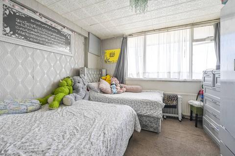81 Barnardo Gardens, London, E1 0LW