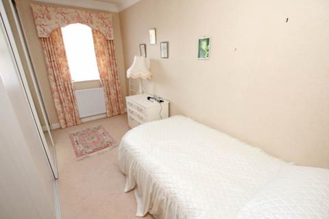 2 bedroom flat for sale, Granville Road, Eastbourne, BN20 7HG