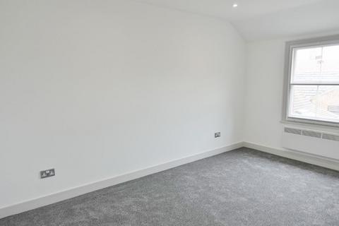 undefined, Flat 2, High Street, Newmarket