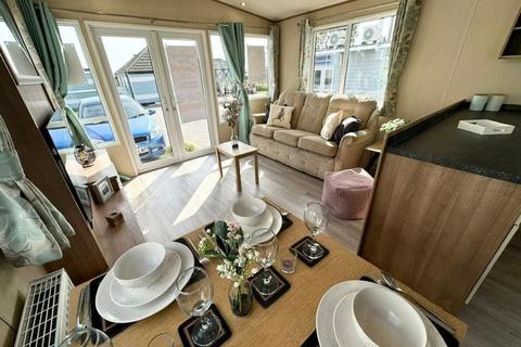 2 bedroom static caravan for sale, Solent Breezes Holiday Park