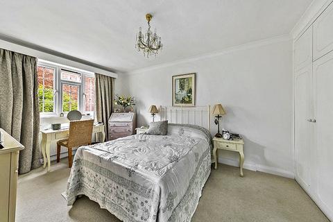 2 bedroom apartment for sale, Kenmore Close, Kew, Surrey, TW9