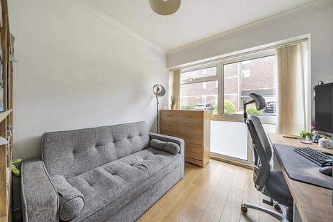 1 Ingleside Close, Beckenham, BR3 1QU