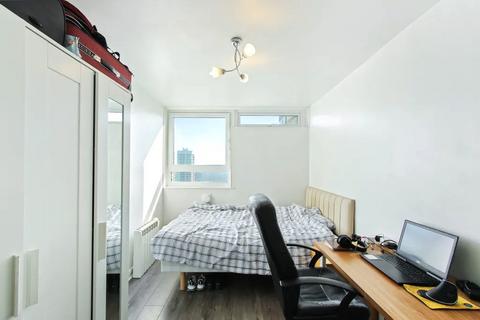 2 bedroom flat to rent, Dunedin House, Manwood Street, London E16