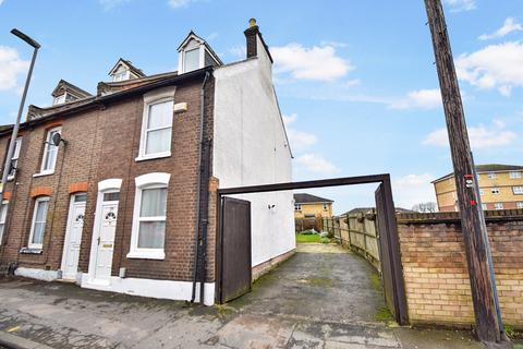 3 bedroom end of terrace house for sale, Old Bedford Road, Luton, Bedfordshire, LU2 7HG