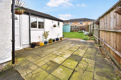 3 bedroom end of terrace house for sale, Old Bedford Road, Luton, Bedfordshire, LU2 7HG