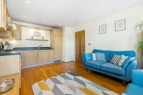 2 bedroom apartment for sale, Scott Avenue, Putney, London, SW15