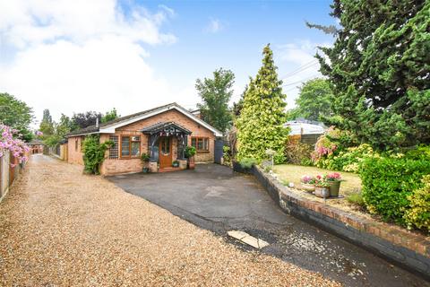 3 bedroom bungalow for sale, London Road, Hampshire RG27